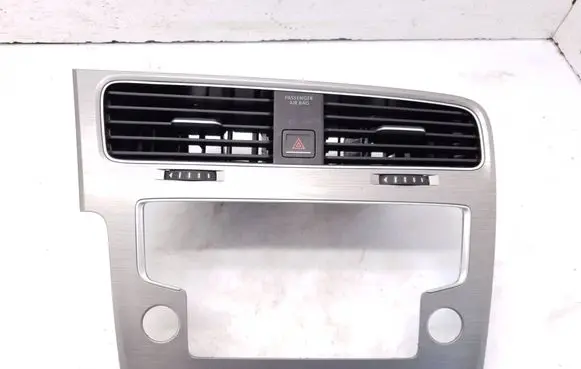 Volkswagen Golf VII Dash center air vent grill 5G1819743D 5G1815736C 5G1819728