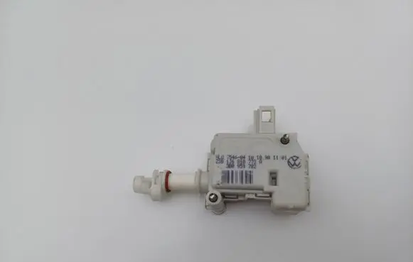 Volkswagen Golf IV Central locking motor 1J6810773A 3B0959782
