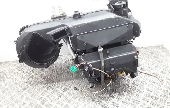 Peugeot 607 Interior heater climate box assembly housing 9647994080