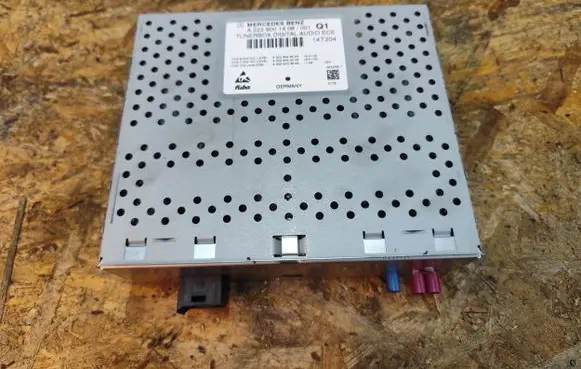 Mercedes-Benz C W205 HiFi Audio sound control unit A2229001408 A2229046200 A2228203389
