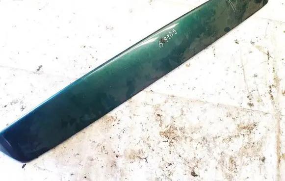 Tailgate/trunk spoiler