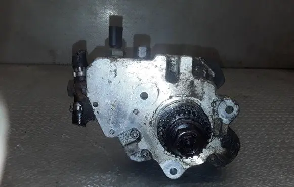 Mercedes-Benz B W245 Fuel injection high pressure pump 0445010120 A6400700701