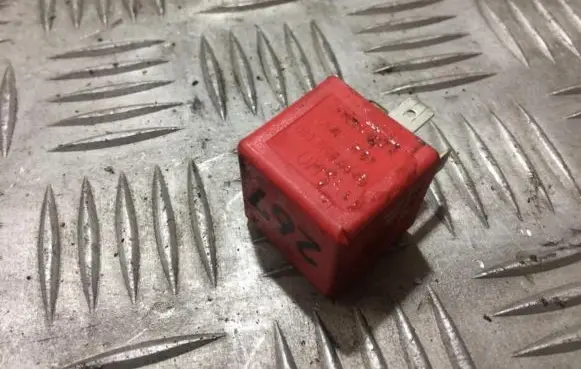 Volkswagen PASSAT B5 Other relay 443919578C 899519000