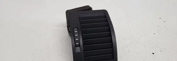 Skoda Octavia Mk2 (1Z) Dash center air vent grill 1Z0819702 2908669