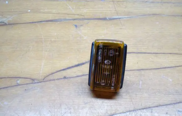 Volvo S40, V40 Front fender indicator light 6R0142631
