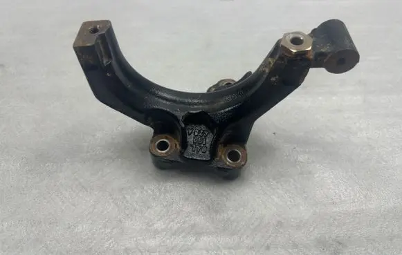 Volkswagen Tiguan EGR valve cooler bracket 04L131425