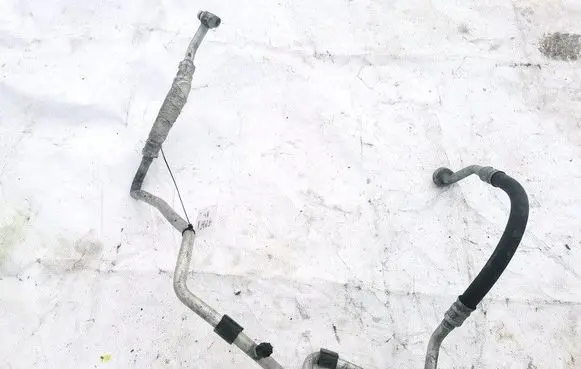 Volkswagen Jetta V Air conditioning (A/C) pipe/hose