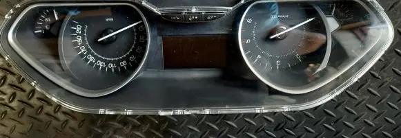 Peugeot 208 Speedometer (instrument cluster) 9825986680