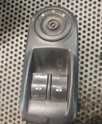 Renault Trafic II (X83) Electric window control switch 8200011867 9116523 N29181