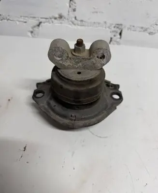 Dodge Charger Engine mount bracket PA30542