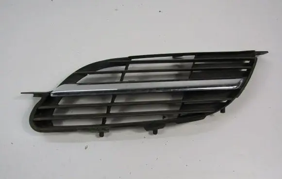 Nissan Almera Tino Front grill 