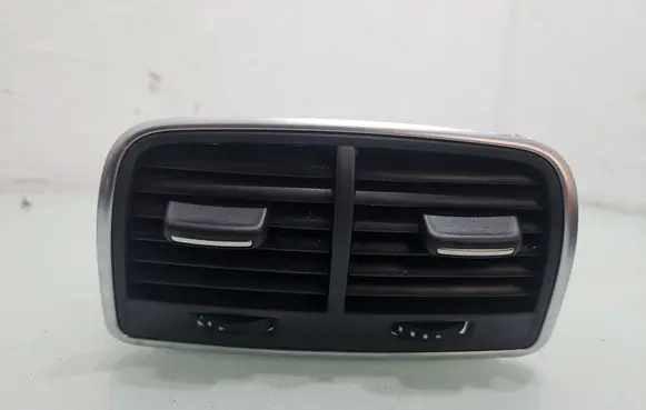 Rear air vent grill