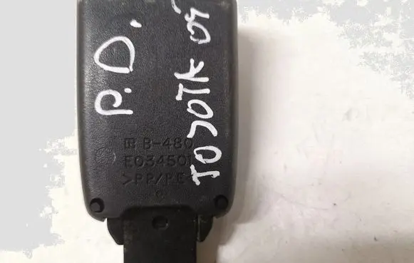 Toyota Corolla Verso AR10 Front seatbelt buckle E034501
