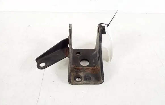 Toyota Corolla E120 E130 Engine mounting bracket 12321-0G020