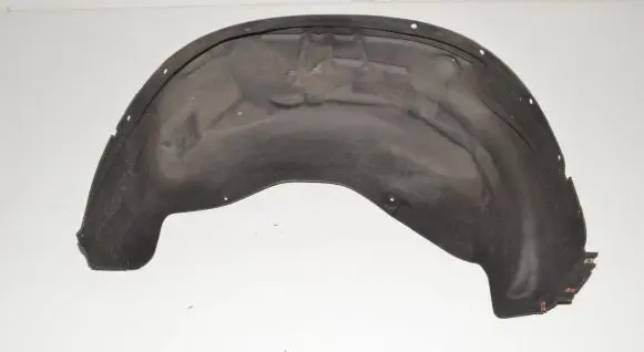 Rear arch fender liner splash guards