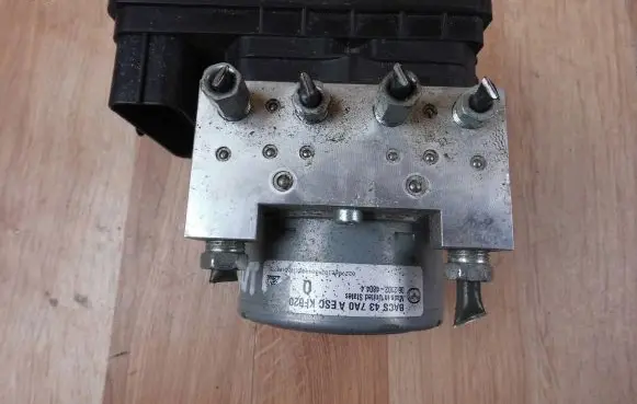 Mazda 3 III ABS Pump BACS437A0A 06210981323