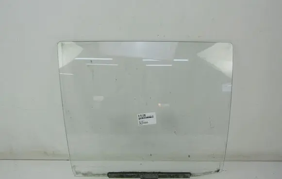 Volkswagen PASSAT Rear door window glass 