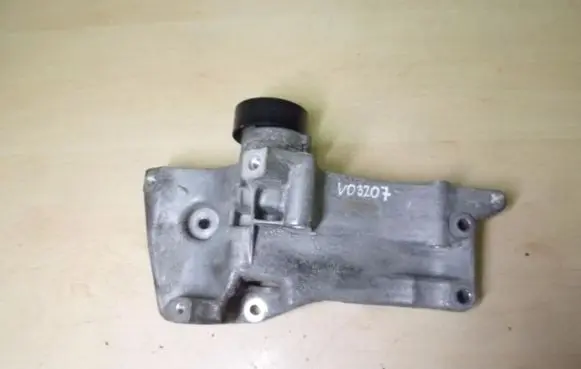 Seat Ibiza IV (6J,6P) Engine mounting bracket 036145169G VD3207