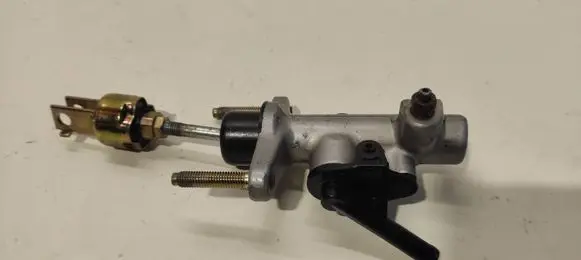 Toyota Yaris Verso Clutch master cylinder