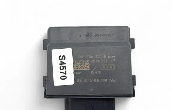 Audi A4 S4 B9 Fuel injection pump control unit/module 8W0906121B 8W0906121