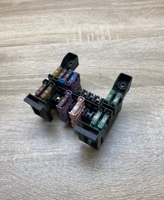 Mercedes-Benz E W211 Fuse box set 2115450301