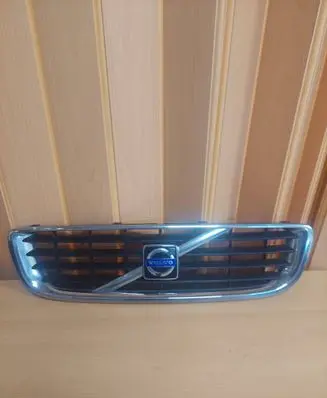 Volvo V50 Front bumper upper radiator grill 30744915 30744914 30744916