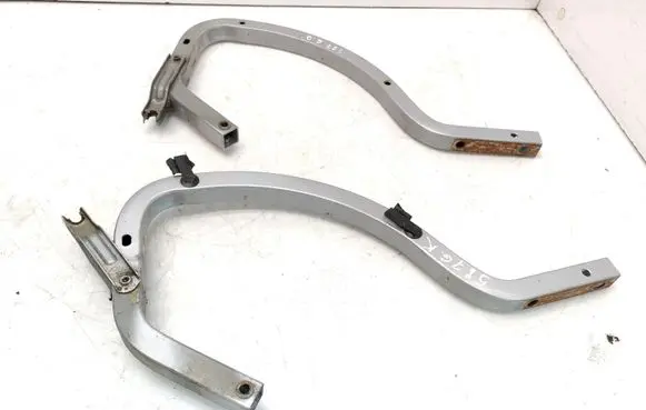 Toyota Avensis T270 Tailgate/trunk/boot hinge 1F7