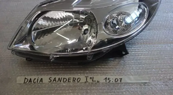 Dacia Sandero Headlight/headlamp 8200733878 01077461 07008