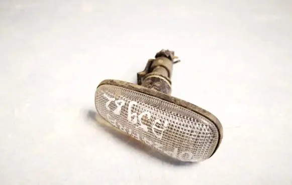 Opel Zafira A Front fender indicator light 90560403