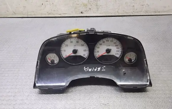 Opel Zafira A Speedometer (instrument cluster) 24461763JQ