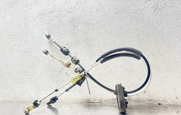 Saab 9-5 Gear shift cable linkage 55576239
