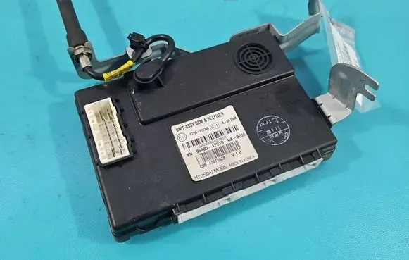 KIA Venga Central body control module 954001P210 IMPRK1597579