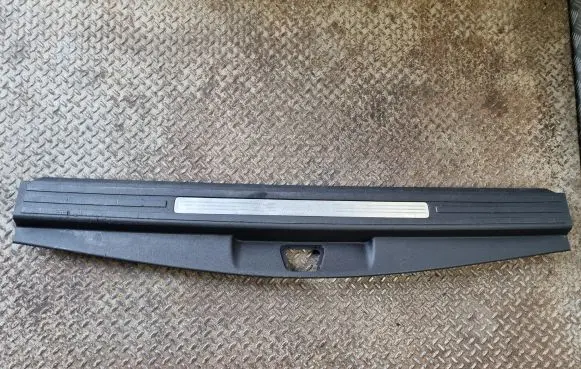 Cadillac Escalade Trunk/boot sill cover protection 15242386 15244219