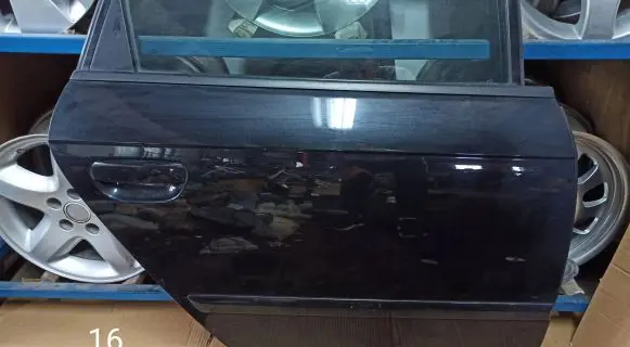 Audi A3 S3 8P Rear door