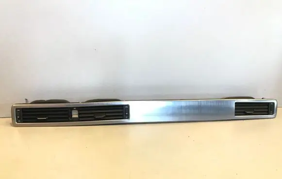 Volvo V70 Dash center air vent grill 30715143