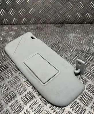 Sun visor