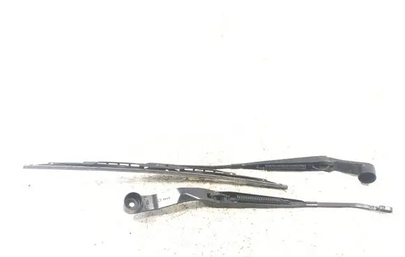 Jeep Patriot Front wiper blade arm