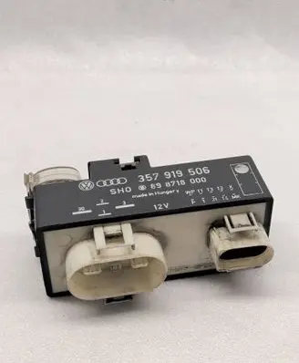 Volkswagen Golf III Coolant fan relay 357919506 898718000