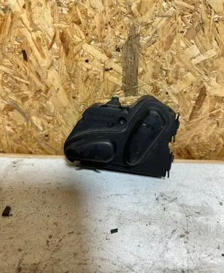 Mercedes-Benz C W203 Seat control switch 2108213851 03463815
