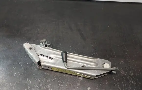 Audi A6 S6 C5 4B Lift Jack 8L0011031A