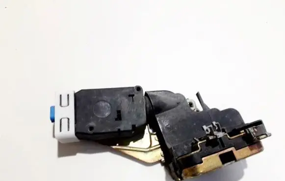 Mitsubishi Carisma Front door lock