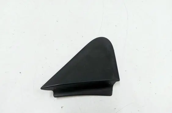 Fender trim (molding)