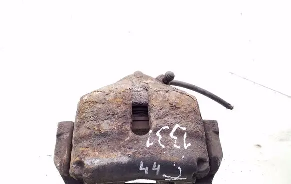 Volkswagen Touran I Front brake caliper