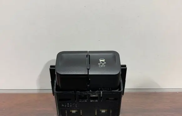 Toyota Prius (XW50) ESP (stability program) switch 5132A76C 75H512