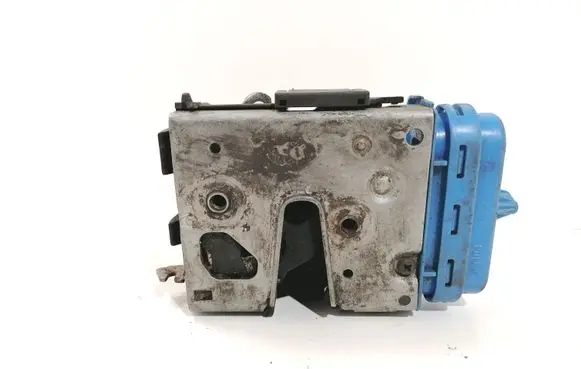 Audi A4 S4 B5 8D Rear door lock 8D0839015A