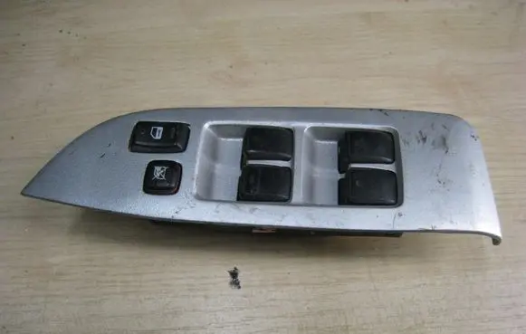 Lexus RX 330 - 350 - 400H Electric window control switch 8404048090
