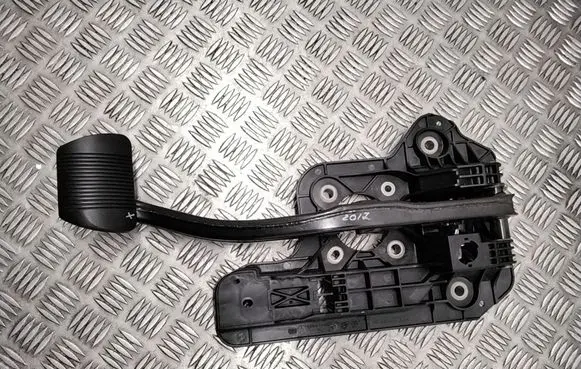Chrysler Pacifica Brake pedal
