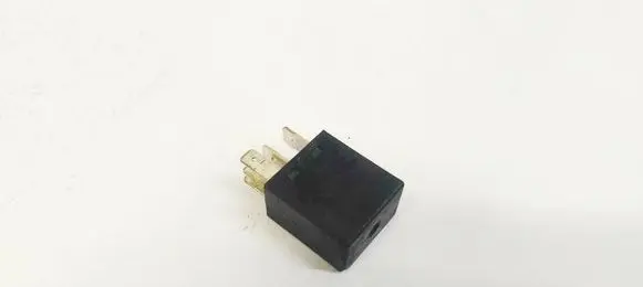 Jeep Grand Cherokee (WK) Other relay 4671168E