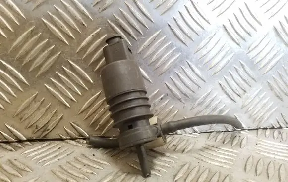 Volkswagen Golf IV Windscreen/windshield washer pump 1J0973722
