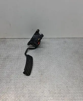 Renault Clio III Accelerator throttle pedal 8200297335 0911B